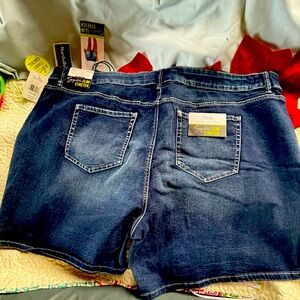 Royalty Brand Shorts! NWTs! Tummy tuck sz.24